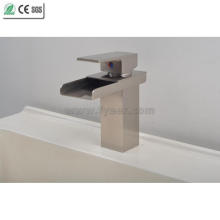 Grifo mezclador para lavabo de baño de latón niquelado cepillado cascada (Q3004S)